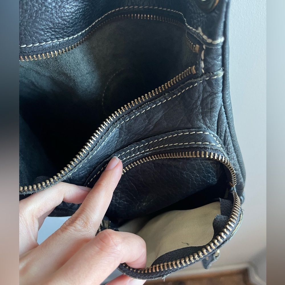 Roots Black Leather Crossbody Bag - Picture 6 of 9